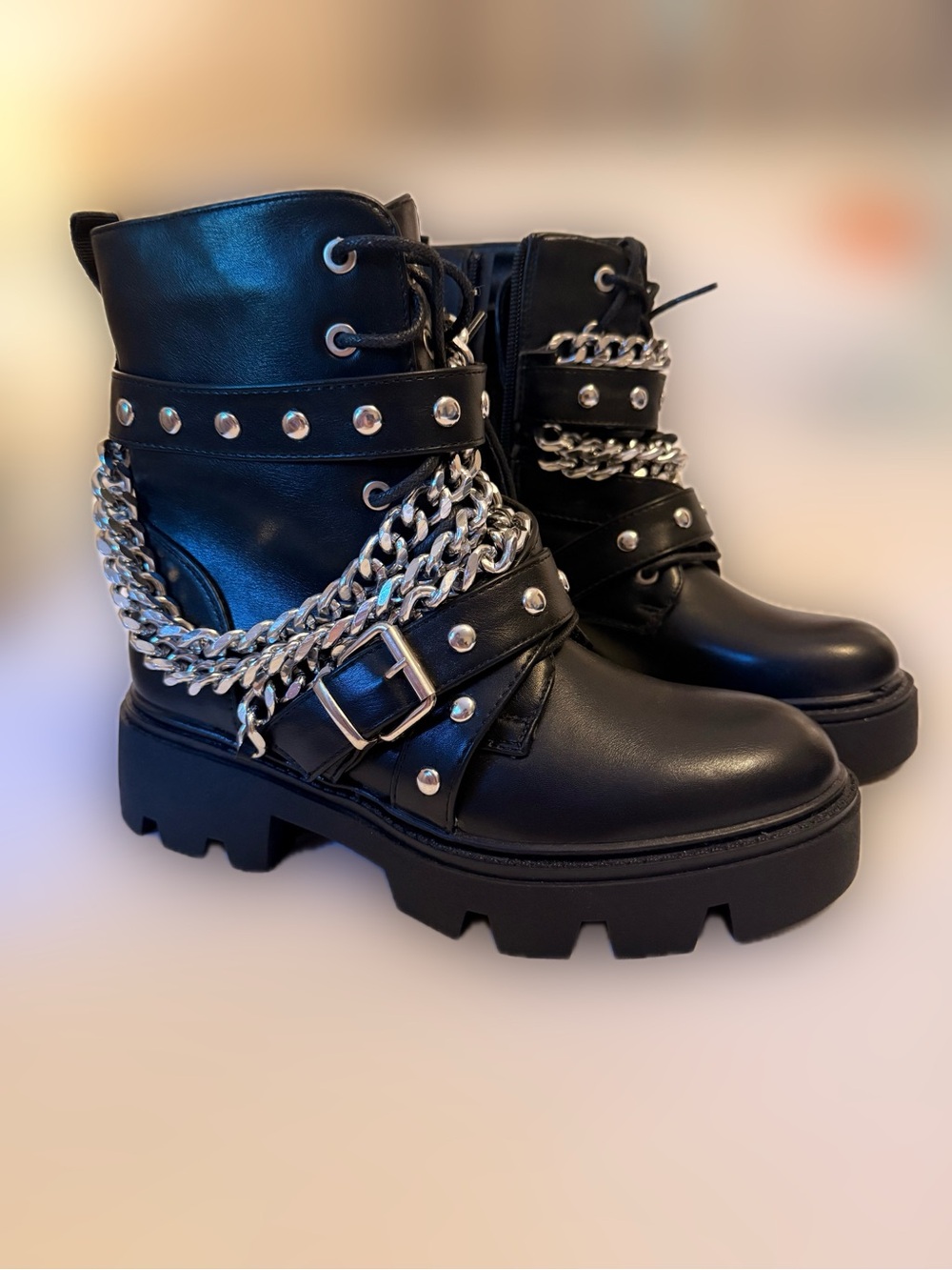 Lady Go Diva Chunky Combat Boots with Chains size 8